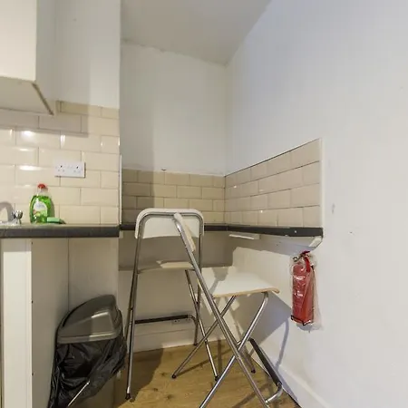Sherrard Street Apartment *
