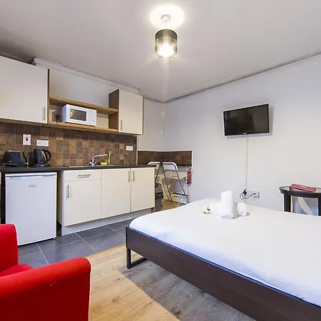 Sherrard Street Apartment