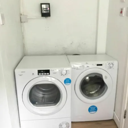 Sherrard Street Apartment *